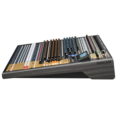 TASCAM MODEL 2400 Kayıt Konsolu ve Canlı Müzik Mikseri